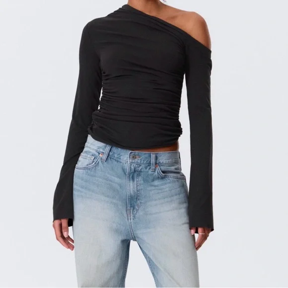 Weekday Olive Asymmetric Ruched Top - Picture 3 of 4